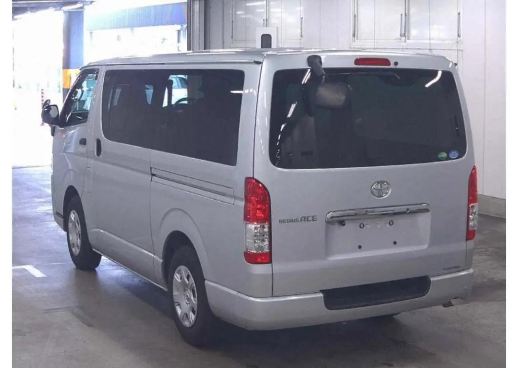 Hiace 2020 GL (HS DA) Silver TRH200-5043618 (4).webp